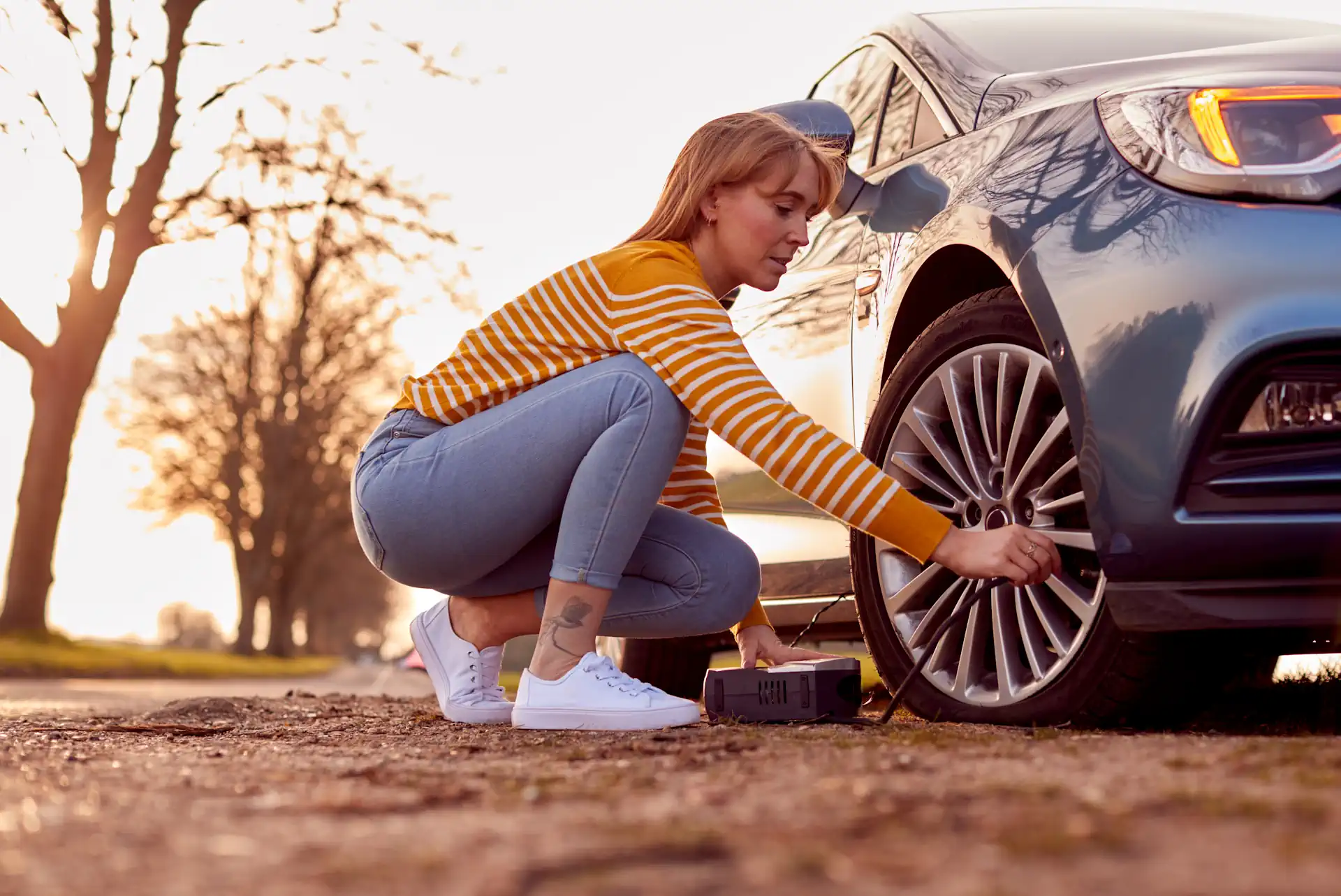 checking-tyre-pressure